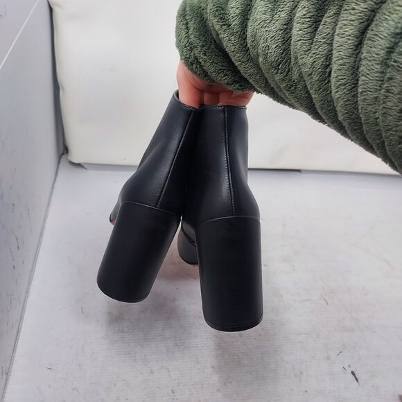 Christian Louboutin Black Turela Leather Ankle Boot - Picture 10 of 12